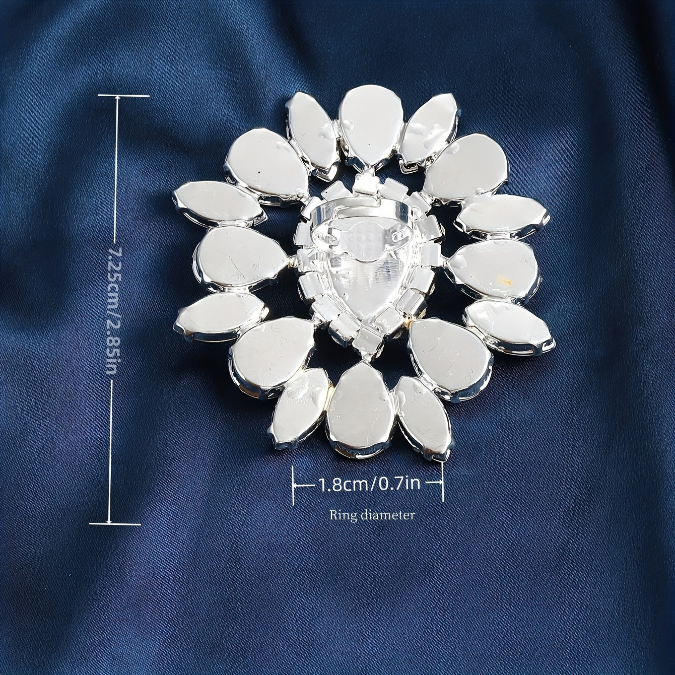 Överdriven Ring Infälld Stor Strass Stor Blomdesign Silverfärgad Eller Gyllene Ring Ditt Samtal Matcha Dagliga Outfits Festtillbehör