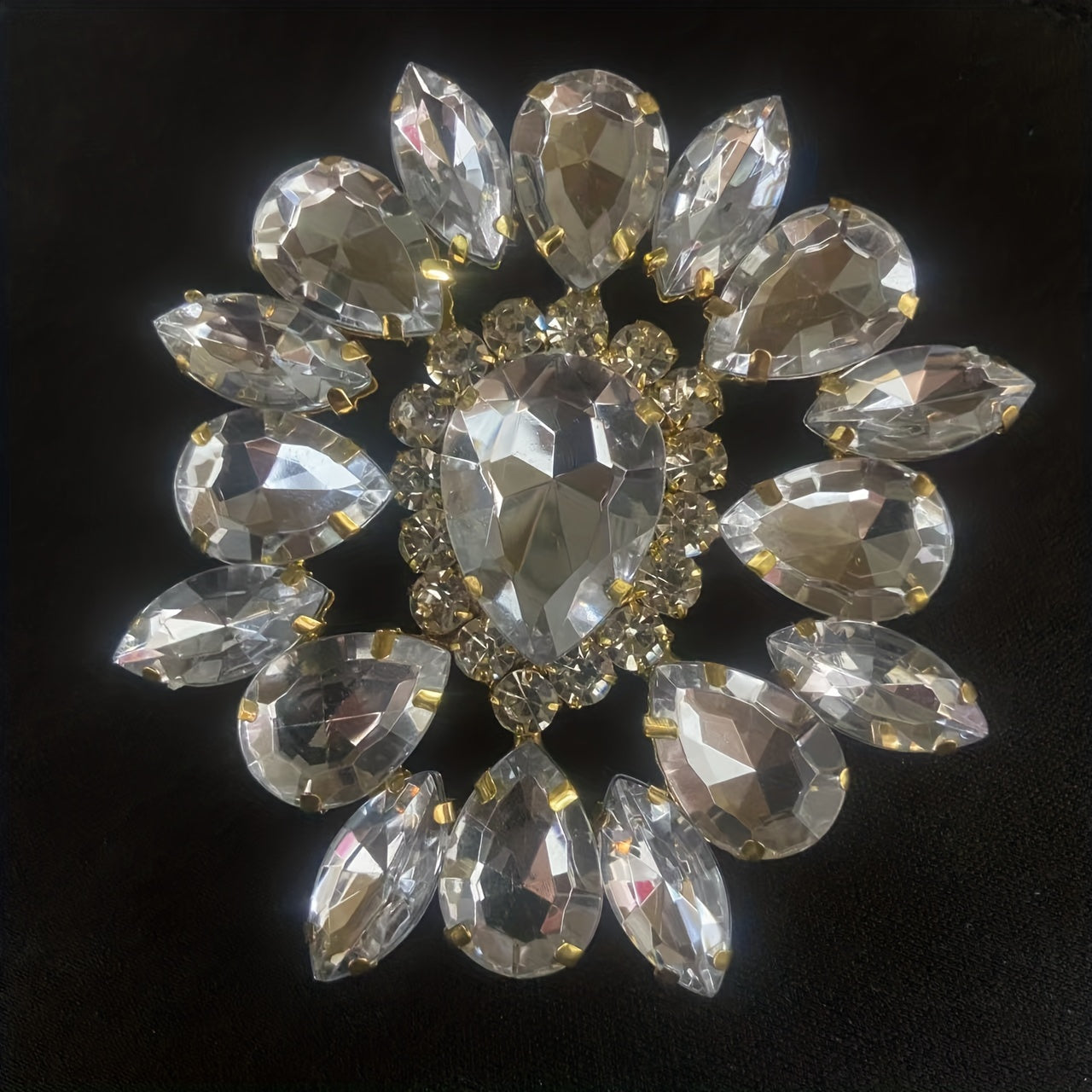 Överdriven Ring Infälld Stor Strass Stor Blomdesign Silverfärgad Eller Gyllene Ring Ditt Samtal Matcha Dagliga Outfits Festtillbehör