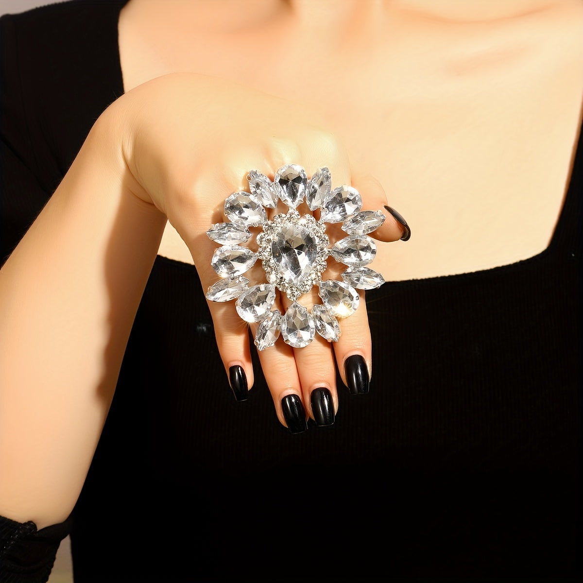Överdriven Ring Infälld Stor Strass Stor Blomdesign Silverfärgad Eller Gyllene Ring Ditt Samtal Matcha Dagliga Outfits Festtillbehör